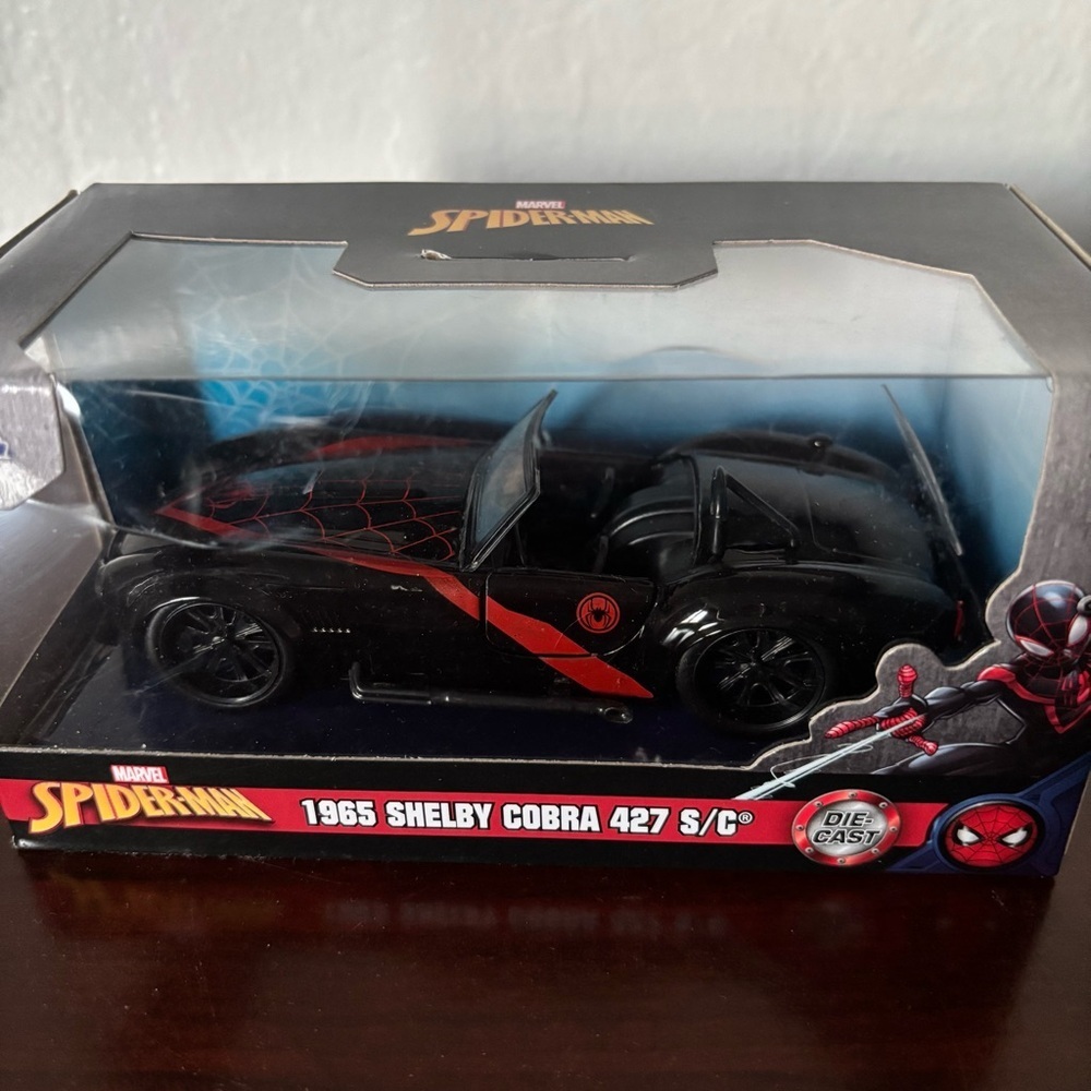 Jada Diecast Spider-Man - 1965 Shelby Cobra 427 S/C For Ages 8+ - Picture 6 of 8